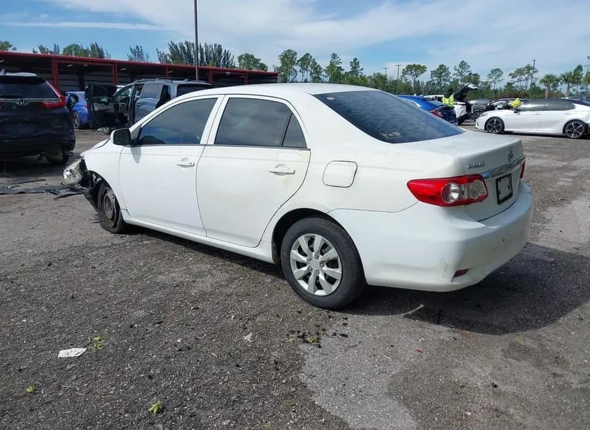 2013 TOYOTA Corolla - VIN 2T1BU4EE6DC011587 2013 TOYOTA Corolla VIN 2T1BU4EE6DC011587